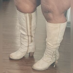 Knee-High Lace-Up Block Heel Boots in Cream
